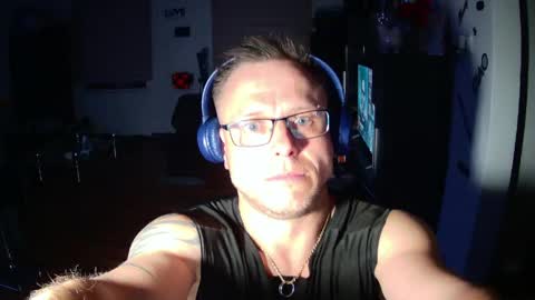 Snapshot of pitrs30sexy chatting on April 19, 6:54 pm pitrs30sexy online show from April 19, 6:54 pm