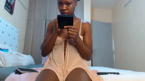 Snapshot of pixie_p chatting on October 21, 10:05 am Pixie online show from October 21, 10:05 am