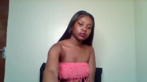 Snapshot of pixie_roman chatting on January 5, 5:27 pm Majesty online show from January 5, 5:27 pm