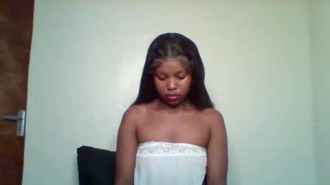 Snapshot of pixie_roman chatting on January 8, 2:47 am Majesty online show from January 8, 2:47 am