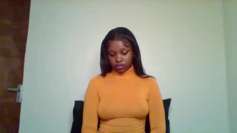 Snapshot of pixie_roman chatting on February 5, 9:03 am Majesty online show from February 5, 9:03 am