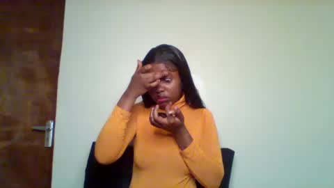 Snapshot of pixie_roman chatting on February 20, 2:30 am Majesty online show from February 20, 2:30 am