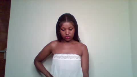 Snapshot of pixie_roman chatting on February 26, 2:54 am Majesty online show from February 26, 2:54 am