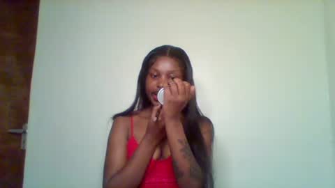 Snapshot of pixie_roman chatting on March 1, 6:15 am Majesty online show from March 1, 6:15 am