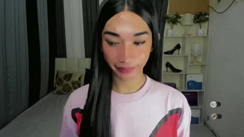 pixiedoll_ online show from February 24, 6:11 am