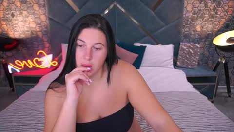 pixiehott online show from October 8, 9:01 pm