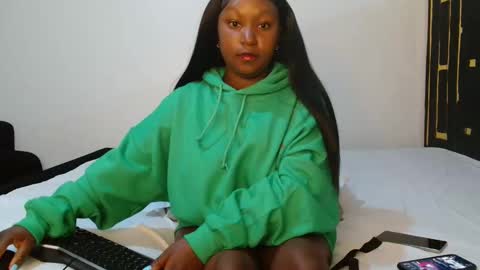 pixietease1 online show from May 3, 3:40 pm
