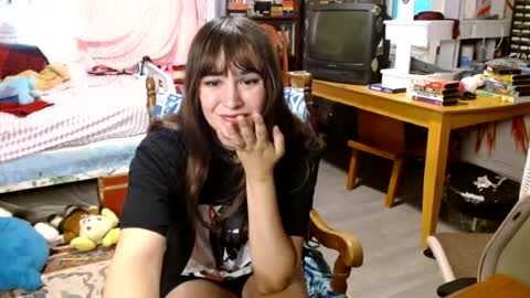 Izzy online show from June 29, 10:43 pm