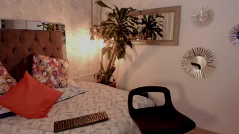 cris online show from January 27, 11:11 am