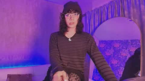 cris online show from March 19, 4:05 am