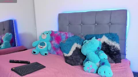 Snapshot of playboy_bunnyy chatting on September 25, 6:11 pm playboy_bunnyy online show from September 25, 6:11 pm