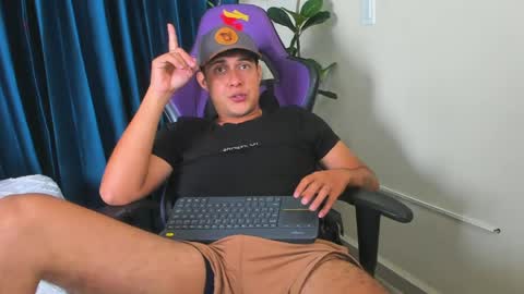 Felipe online show from May 26, 1:40 pm