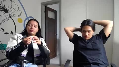 Snapshot of playful_girls3909 chatting on March 4, 7:22 pm sweed online show from March 4, 7:22 pm