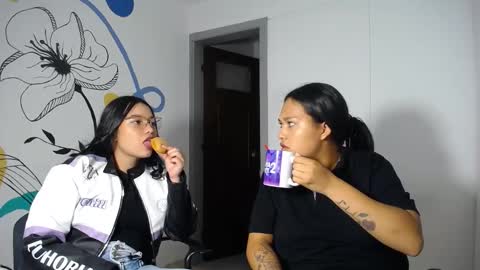 Snapshot of playful_girls3909 chatting on March 5, 12:05 am sweed online show from March 5, 12:05 am