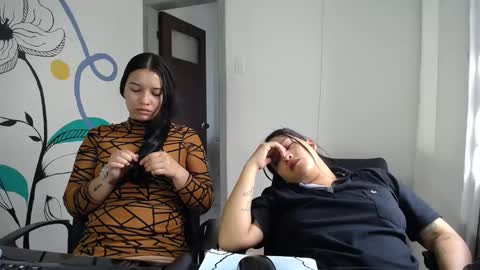 Snapshot of playful_girls3909 chatting on March 5, 7:27 pm sweed online show from March 5, 7:27 pm