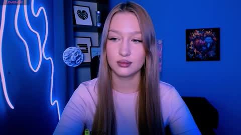 Sophie online show from November 30, 4:33 pm
