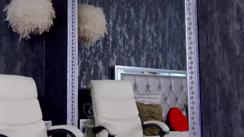 PlayfulNicole online show from January 11, 9:15 am