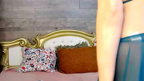 PlayfulSamy online show from December 11, 8:15 am