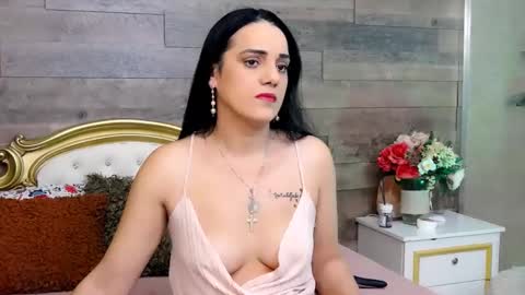 PlayfulSamy online show from February 5, 7:50 am