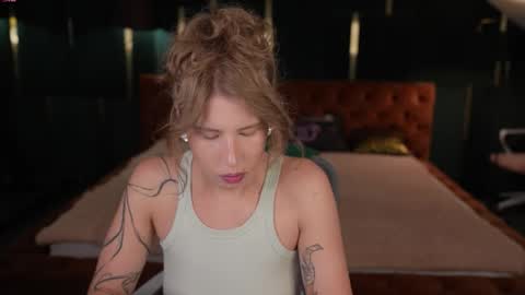 Lana online show from September 17, 7:10 am