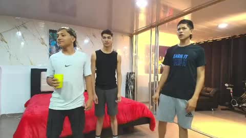   online show from April 11, 11:31 pm