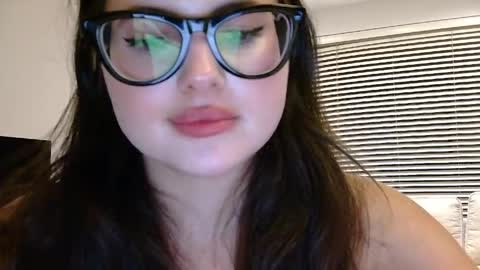 Mary online show from April 8, 9:04 pm