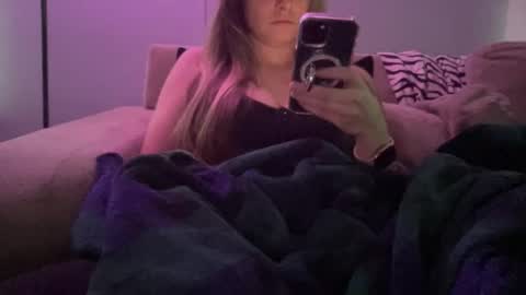 Snapshot of playwithcaity chatting on April 23, 11:29 pm Caity online show from April 23, 11:29 pm