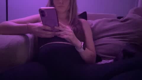 Snapshot of playwithcaity chatting on May 10, 1:11 am Caity online show from May 10, 1:11 am