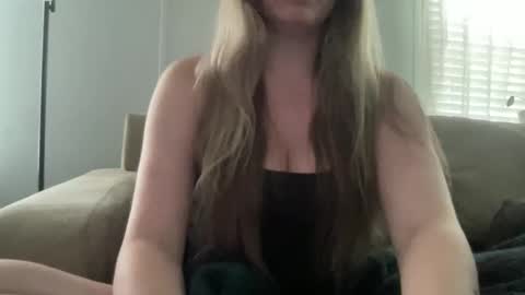 Snapshot of playwithcaity chatting on May 28, 9:01 pm Caity online show from May 28, 9:01 pm