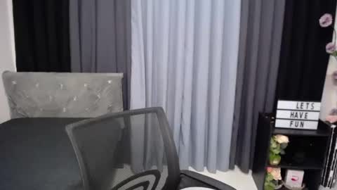 LAUREEN online show from February 8, 3:10 pm