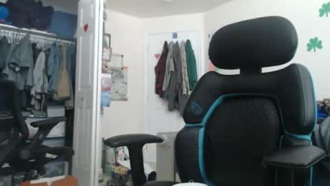 Snapshot of pleasuregiver50 chatting on January 20, 5:37 pm Pleasure Giver online show from January 20, 5:37 pm