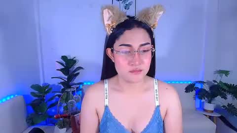 Ploysai online show from September 19, 3:30 am