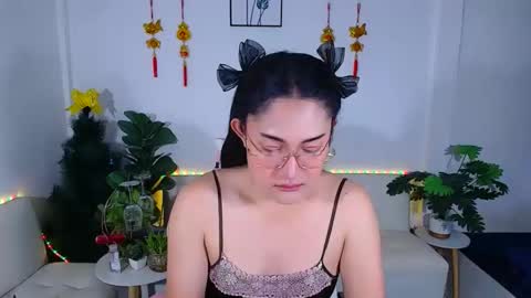 Ploysai online show from March 2, 6:36 am