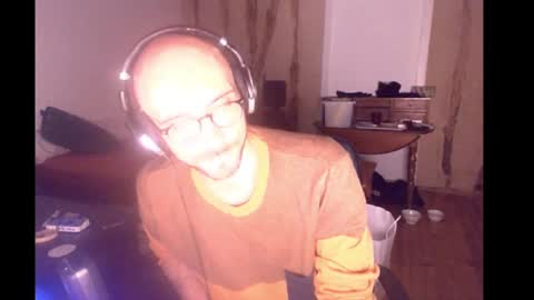 Snapshot of plsmakemynight chatting on May 22, 10:26 pm plsmakemynight online show from May 22, 10:26 pm