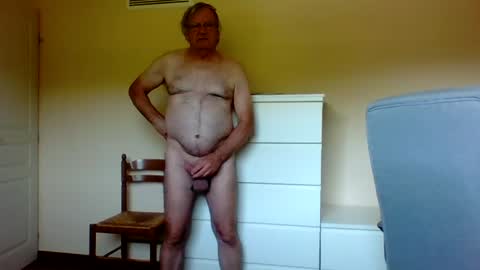 Snapshot of pluchet chatting on July 14, 7:24 am pluchet online show from July 14, 7:24 am