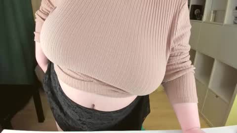 Snapshot of plum_pie__ chatting on October 11, 10:19 pm Alice online show from October 11, 10:19 pm