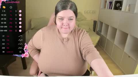 Snapshot of plum_pie__ chatting on November 8, 11:03 pm Alice online show from November 8, 11:03 pm