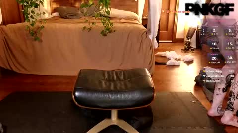 Snapshot of pnkgf chatting on February 23, 3:35 am pnkgf online show from February 23, 3:35 am