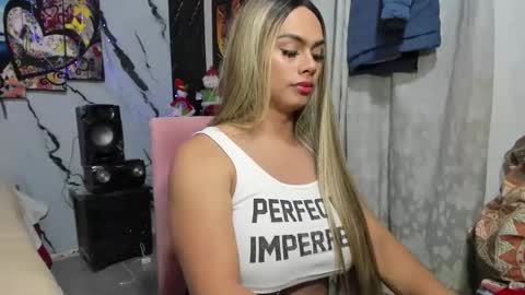 Snapshot of pocahontas_98113116 chatting on December 9, 4:12 am lesly pagina azul pocahontas982 online show from December 9, 4:12 am