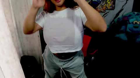 Snapshot of pocahontas_98113116 chatting on October 2, 2:57 pm lesly pagina azul pocahontas982 online show from October 2, 2:57 pm