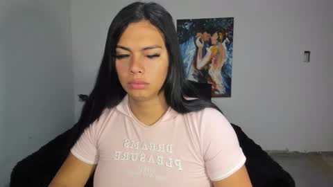 Snapshot of pocahontas_98113116 chatting on January 9, 12:30 pm lesly pagina azul pocahontas982 online show from January 9, 12:30 pm