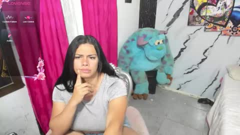 Snapshot of pocahontas_98113116 chatting on February 11, 3:44 am lesly pagina azul pocahontas982 online show from February 11, 3:44 am