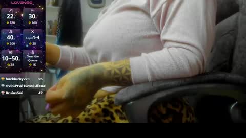 Snapshot of pocahontas_d chatting on April 18, 4:27 am catalina online show from April 18, 4:27 am