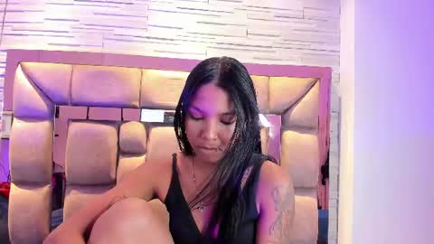Snapshot of pocahontas_pow chatting on June 30, 11:55 am Pocahontas online show from June 30, 11:55 am