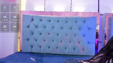 Snapshot of pocahontas_pow chatting on July 14, 12:00 pm Pocahontas online show from July 14, 12:00 pm