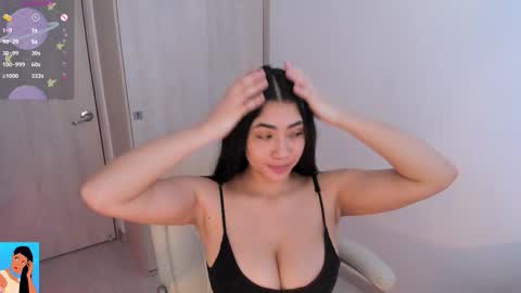 im vane Model Independet online show from January 13, 2:22 pm