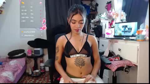 Snapshot of pocahot222 chatting on October 12, 4:22 am pocahot222 online show from October 12, 4:22 am