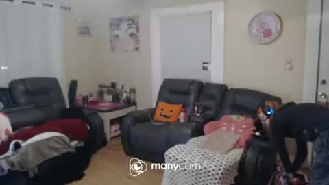 Snapshot of pocketplywood chatting on November 28, 12:35 am PocketPlywood online show from November 28, 12:35 am