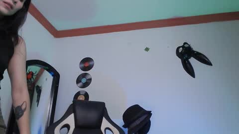 IG ipoetica  online show from February 12, 3:18 pm