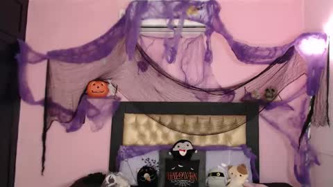 poison_pink online show from October 18, 2:18 pm